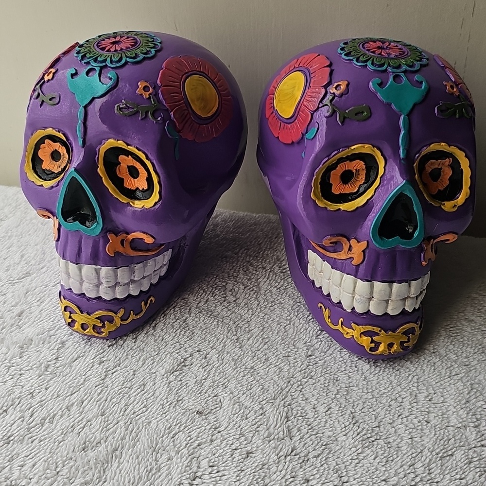 New 2 Skull Decor Halloween Day Of The Dead Colorful 4.2" Skulls Purple 2 Pair